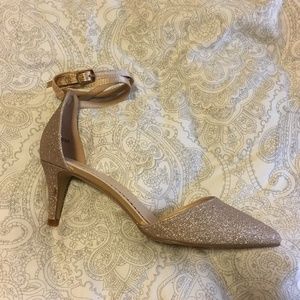 NIB Stunning Journee Rose Gold Sparkly 2.75" Heel